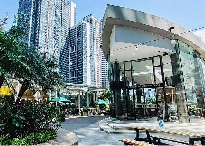 Uptown Mall Linked 1br 2 Beds Value Bgc Apartment Manila