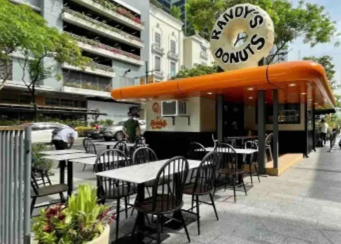 Uptown Mall Linked 1br 2 Beds Value Bgc Manila