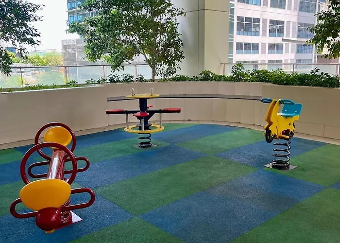 Uptown Mall Linked 1br 2 Beds Value Bgc *