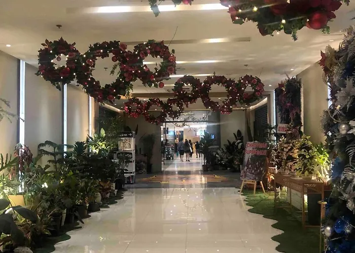 Uptown Mall Linked 1br 2 Beds Value Bgc * Manila