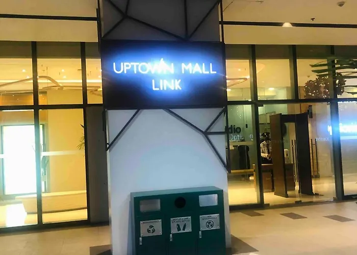 Uptown Mall Linked 1br 2 Beds Value Bgc Manila