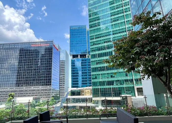 Uptown Mall Linked 1br 2 Beds Value Bgc * Manila