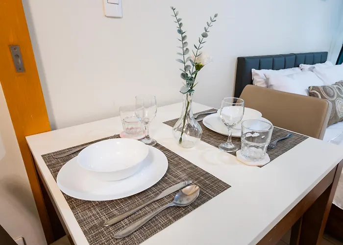 Apartment Uptown Mall Linked 1br 2 Beds Value Bgc Manila