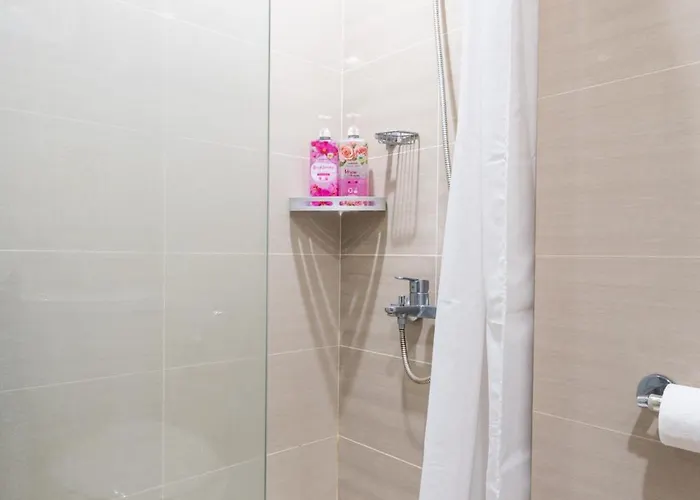 Apartment Uptown Mall Linked 1br 2 Beds Value Bgc *